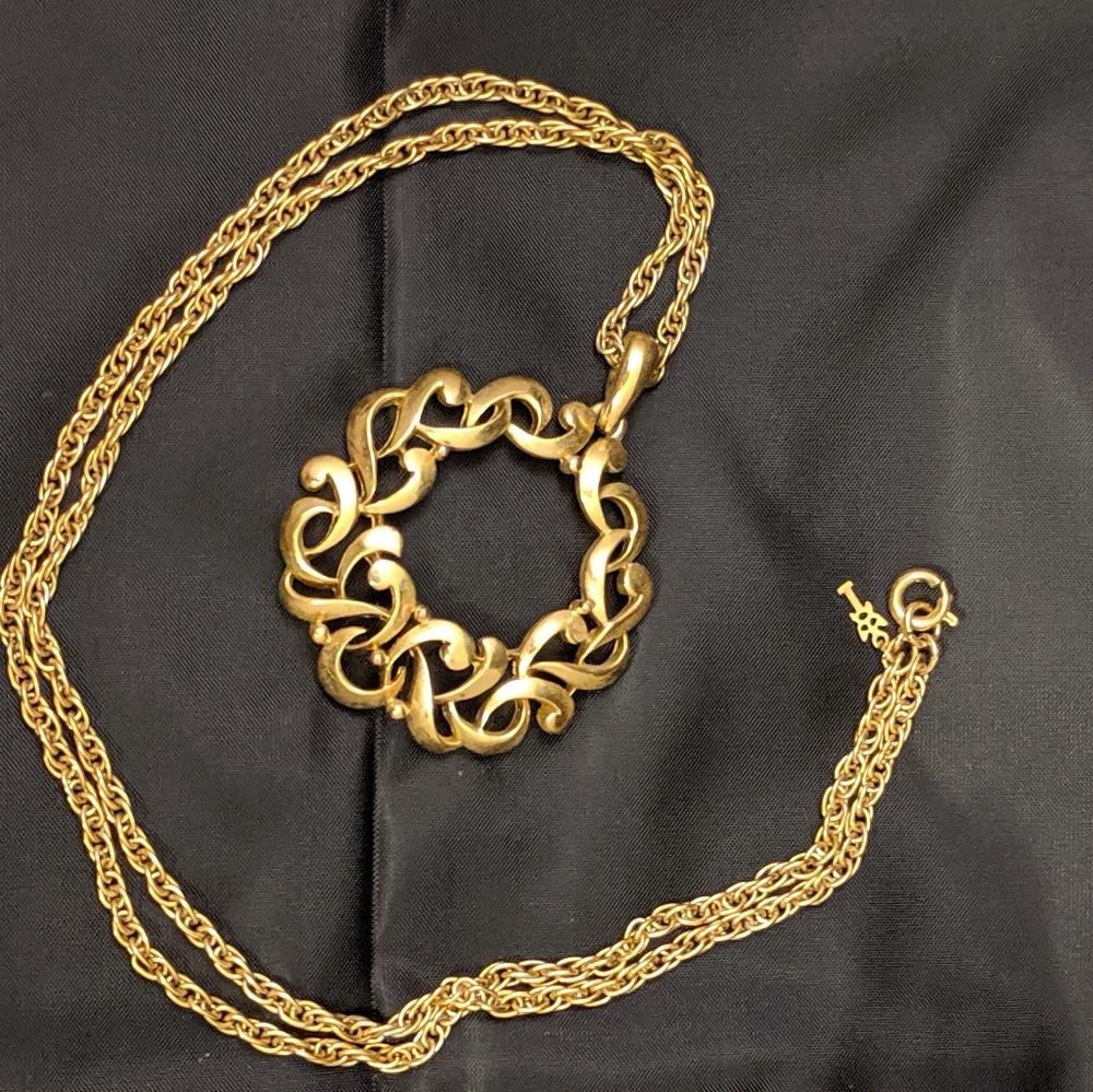 Crown Trifari Open Work Wreath Necklace